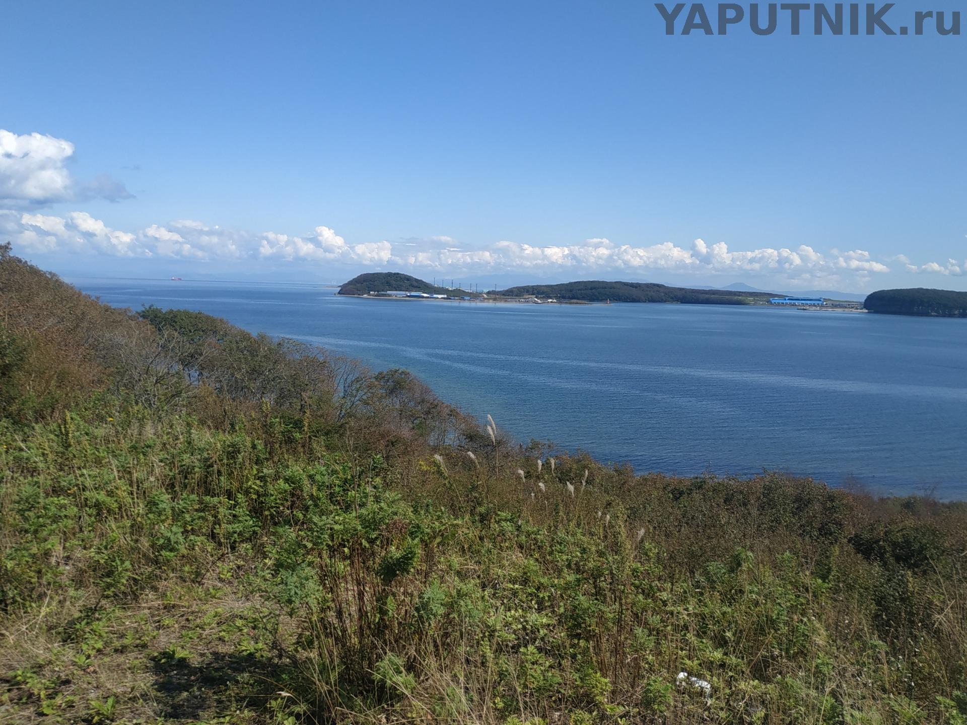 Бухта Балка и левая часть бухты Парис