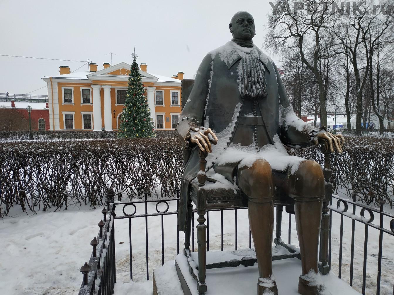 Памятник Петру Первому